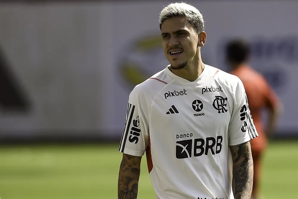 Diretoria do Flamengo prejudica o clube e suspende Pedro por um jogo