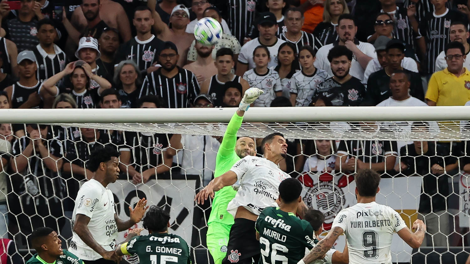 Corinthians e Palmeiras devem desculpas aos torcedores pelo que fizeram na Neo Química
